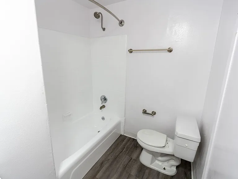 18407 Dearborn Street — Photo 84