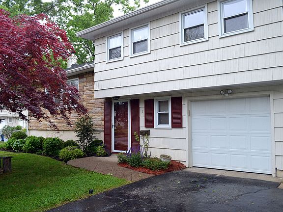 3rd image of 2 Bauer Dr