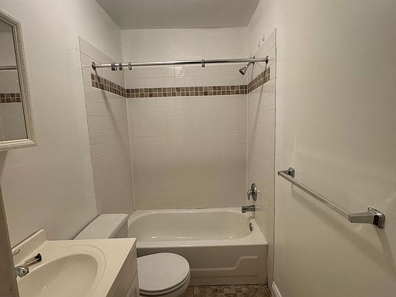 5th image of 4604 Woodland Ave #2F