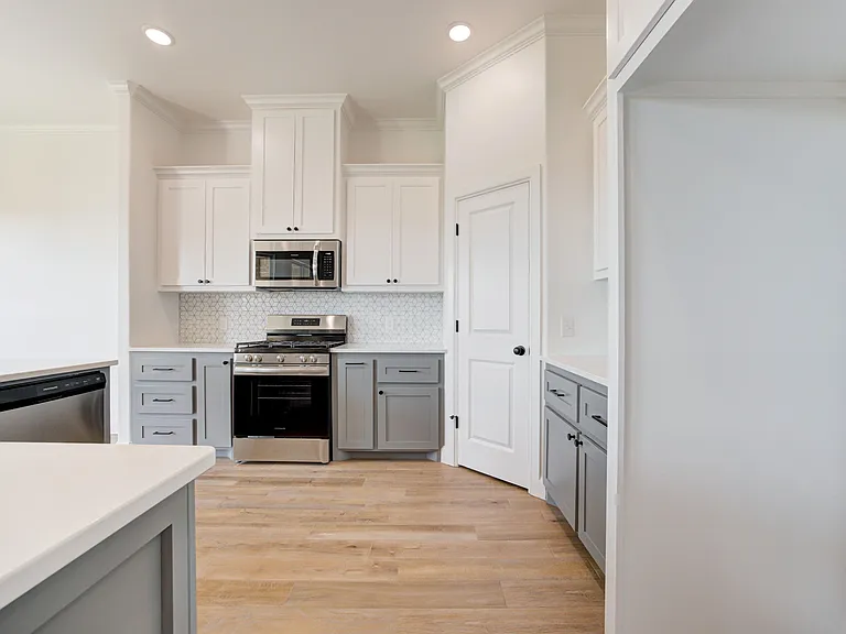 2712 Dunham Dr — Photo 17