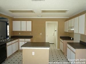 3rd image of 306 Benetton Dr