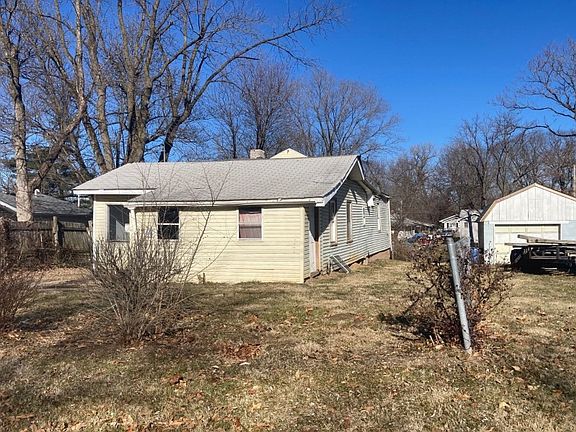 2nd image of 3232 Oakwood Ave