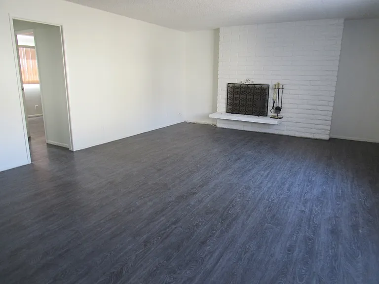 346 S Steckel Dr — Photo 7