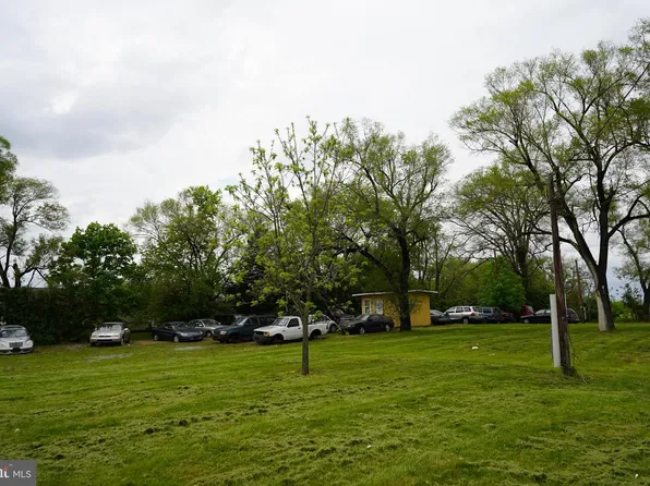 6935 Winchester Ave, Inwood, WV 25428