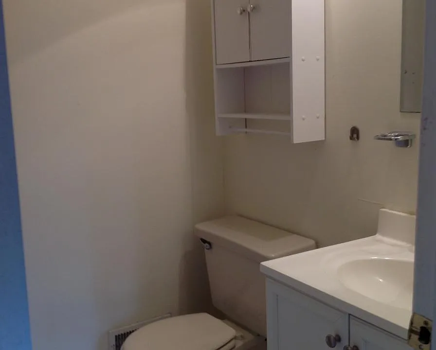 Back bedroom private bath