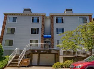 Willow Bay Apartments, Seattle, WA 98105