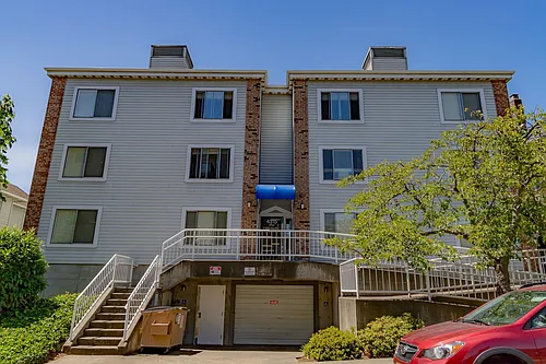 Willow Bay Apartments Photo 1