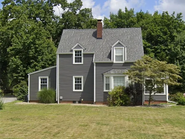 211 Woodrow St NW, North Canton, OH 44720