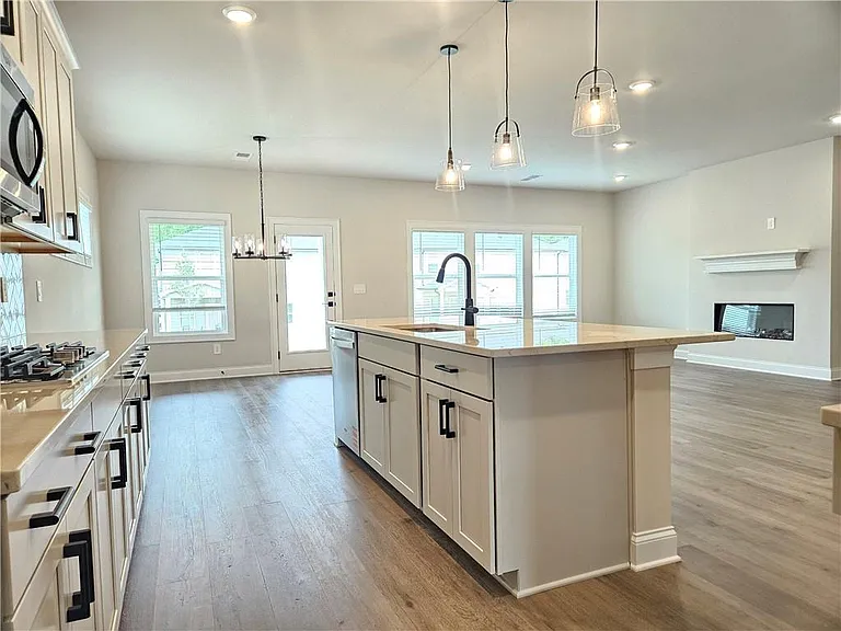 3149 Sweet Red Cir — Photo 9