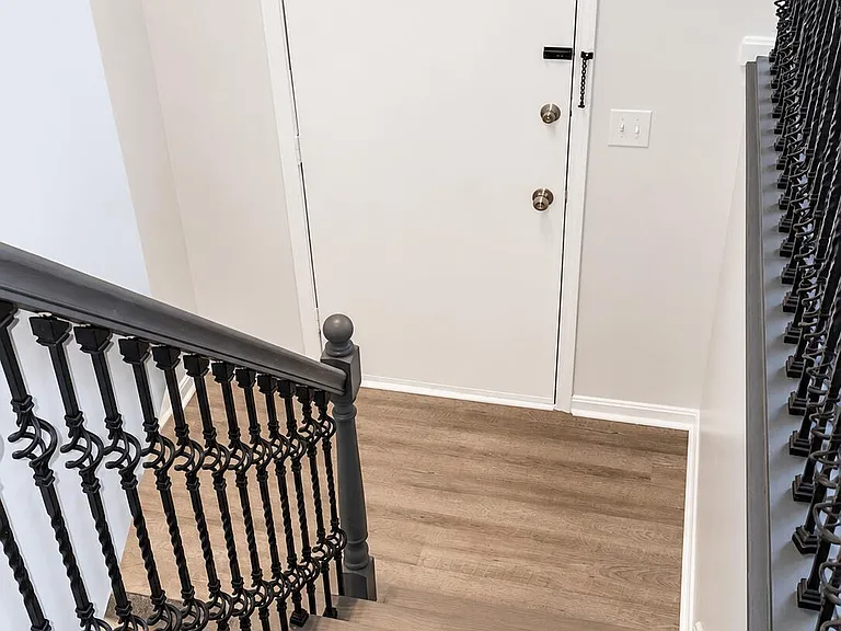 5109 Volney Ct — Photo 2