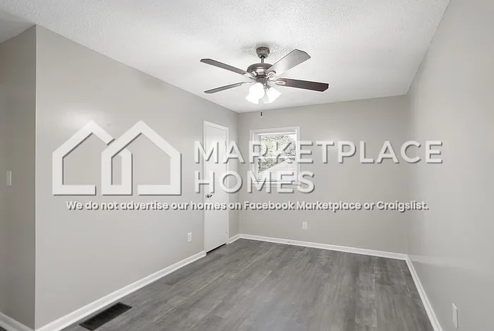 8206 Huntington Dr — Photo 15