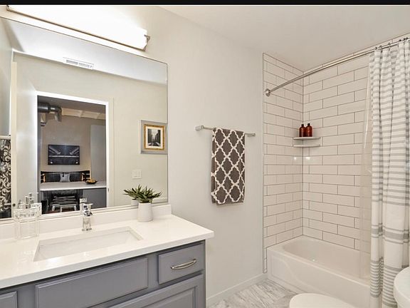 3rd image of 1307 S Wabash Ave APT 607