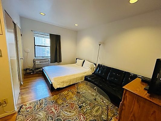 2nd image of 348 E 49th St APT 5D