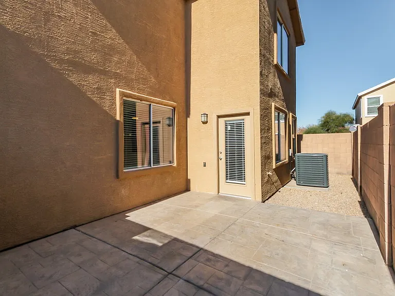 7233 S 40th Ave — Photo 14