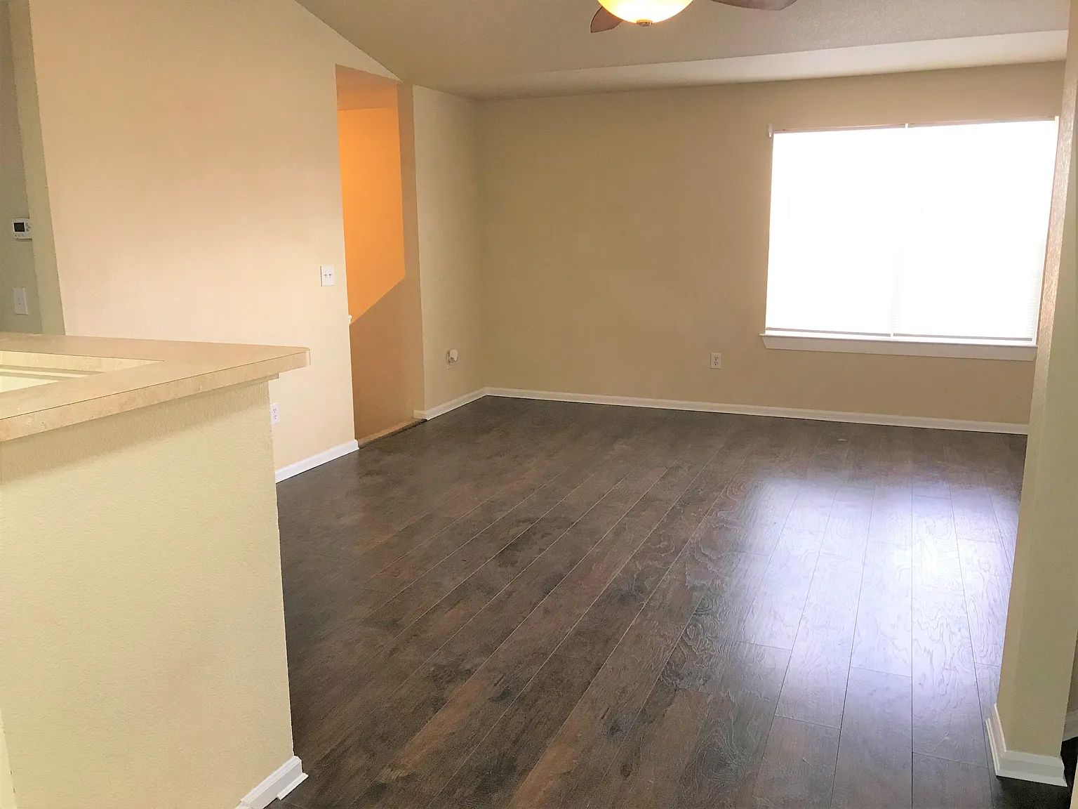 2 bed, 1070 sqft, $1,500 — Photo 3