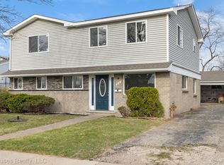 218 Vernon Dr, Pontiac, MI 48342
