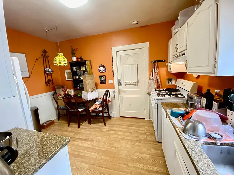 19 Burton St #2 — Photo 28