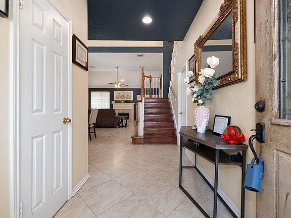 5th image of 9046 Fairbloom Ln