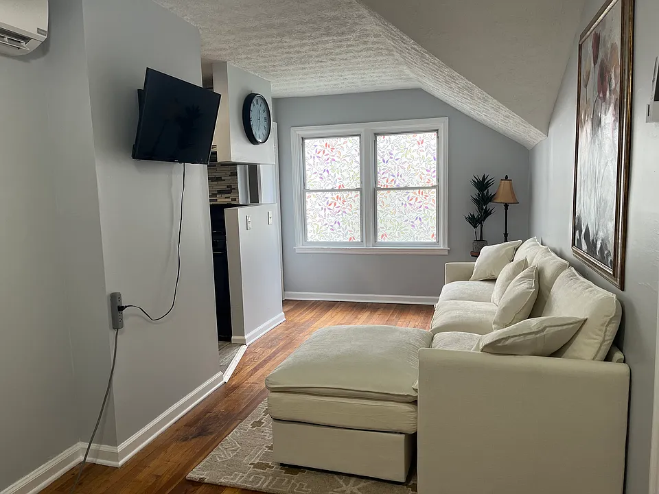 Alternate of living room