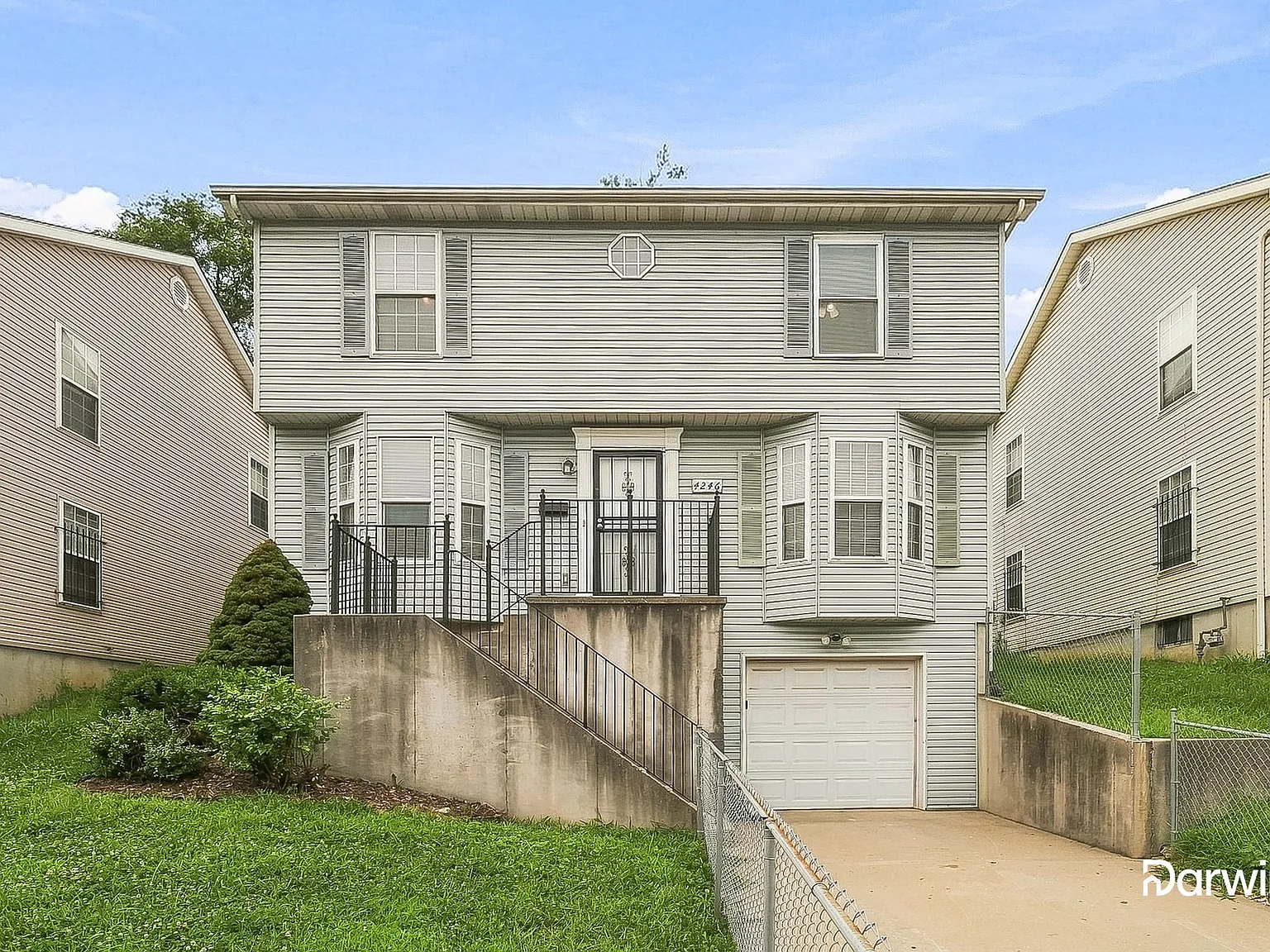 4 bed, 2.0 bath, 2008 sqft, $1,950 — Photo 1