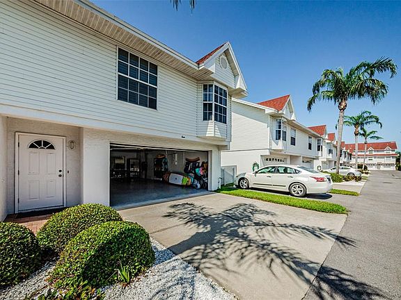 4th image of 19717 Gulf Blvd #V4