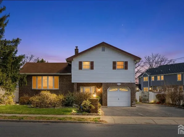 131 Walnut Ave, Clark, NJ 07066