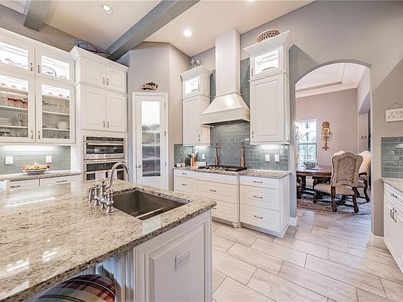 4th image of 1455 Via Verdi Dr