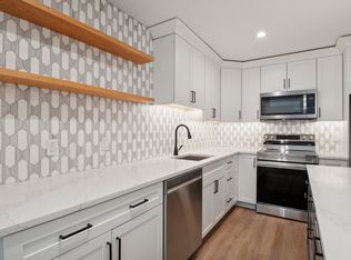 37 Chestnut Rd #405, Paoli, PA 19301