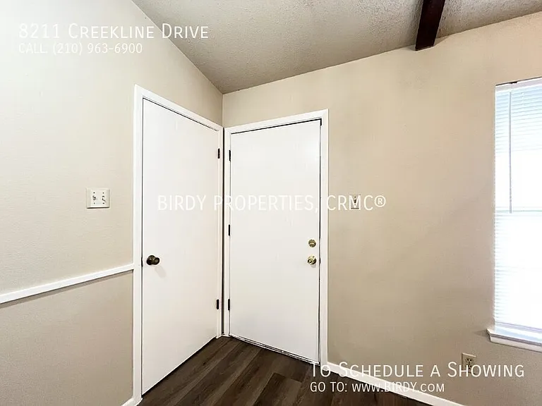 8211 Creekline Dr — Photo 28