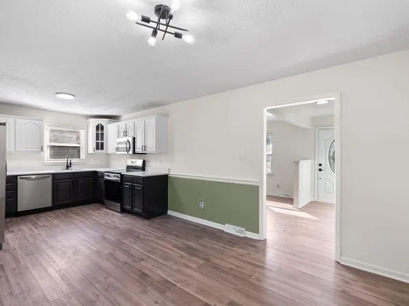 102 Briarwood Dr, Nicholasville, KY 40356