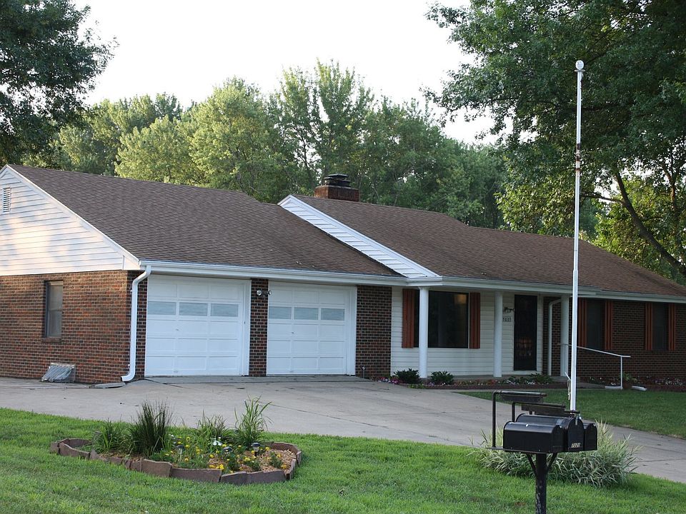 Front of Home with RV Parking