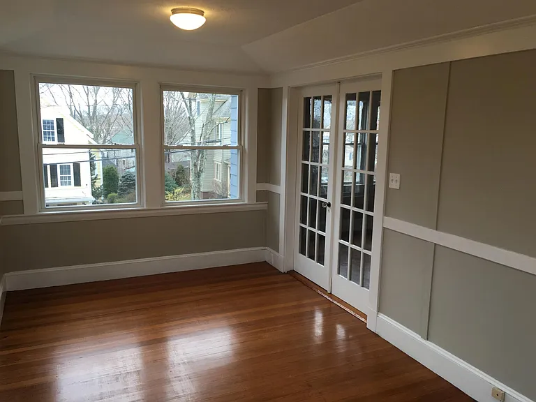 Sunroom (great for extra living area, home office, playroom, etc.)