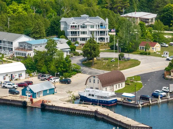 12723 Wisconsin Bay Rd #202, Ellison Bay, WI 54210