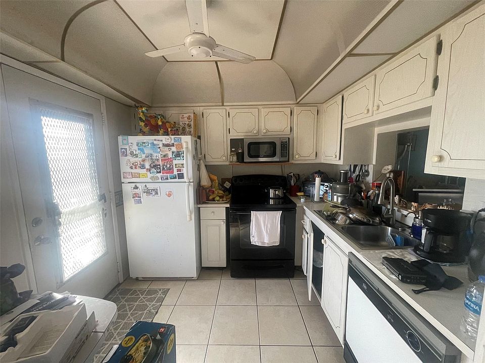 1st image of 901 NE 14th Avenue #506