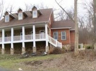 14 Cooper Rd, Venetia, PA 15367