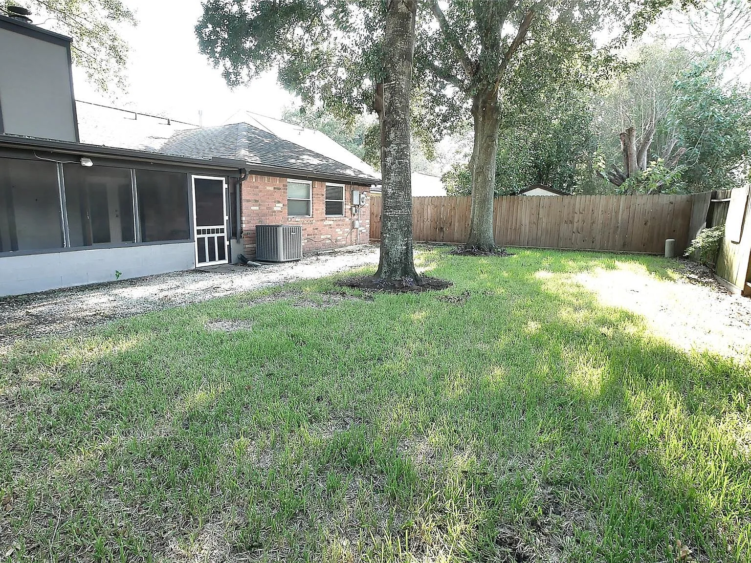 3 bed, 2.0 bath, 1284 sqft, $1,700 — Photo 2