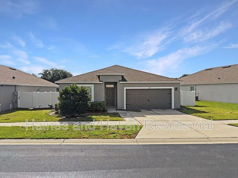 4 bed, 2.0 bath, 1851 sqft, $2,175 — Photo 1