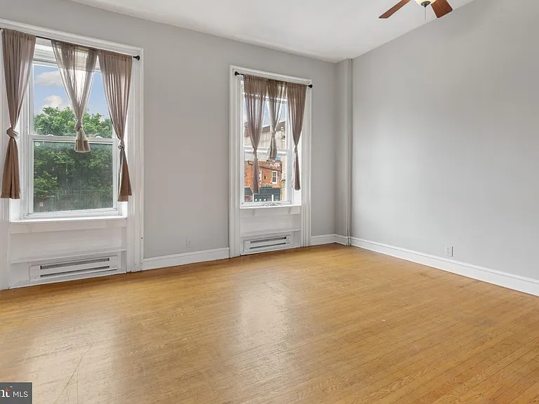 707 W Girard Ave #2F — Photo 11