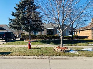 40701 Gulliver Dr, Sterling Heights, MI 48310
