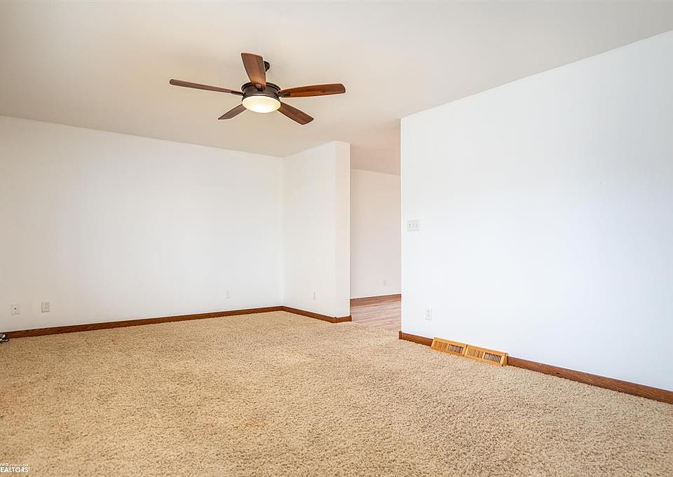 402 Fountain Blvd, Jewell, IA 50130 MLS 6305541 Zillow