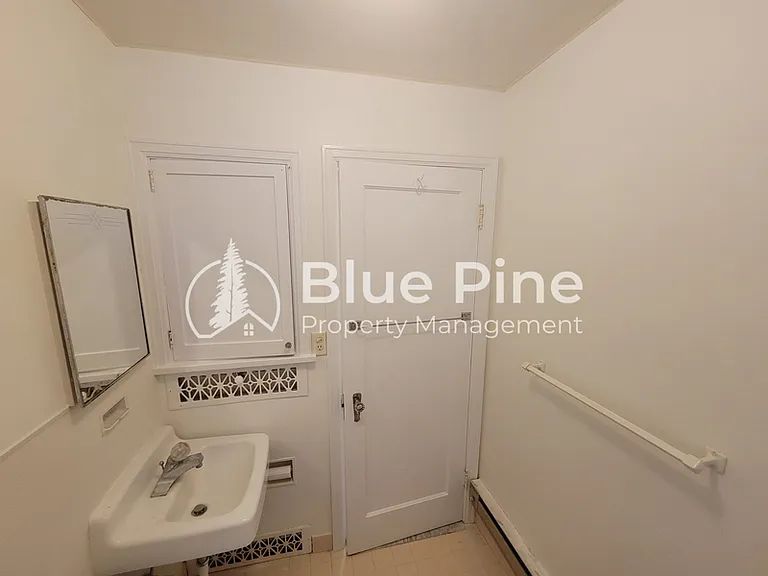 302 12th St #2 — Photo 5