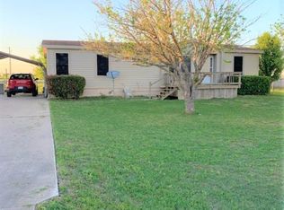 213 Tall Oak Dr, Hutto, TX 78634