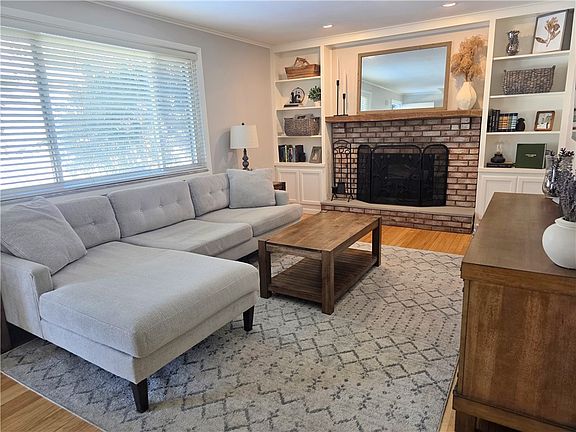 4th image of 2847 Shamrock Dr