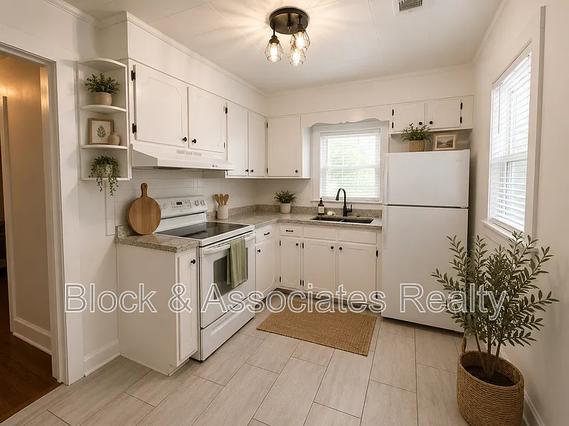 3 bed, 1.0 bath, $1,250 — Photo 2