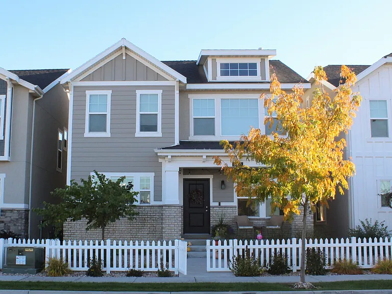 3643 W Drexler Dr — Photo 1
