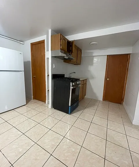 337 E 16th St #1 — Photo 1