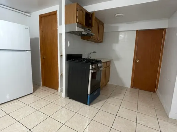 337 East 16th Street image 1 of 7