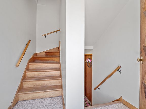 3rd image of 6142 W Leland Ave