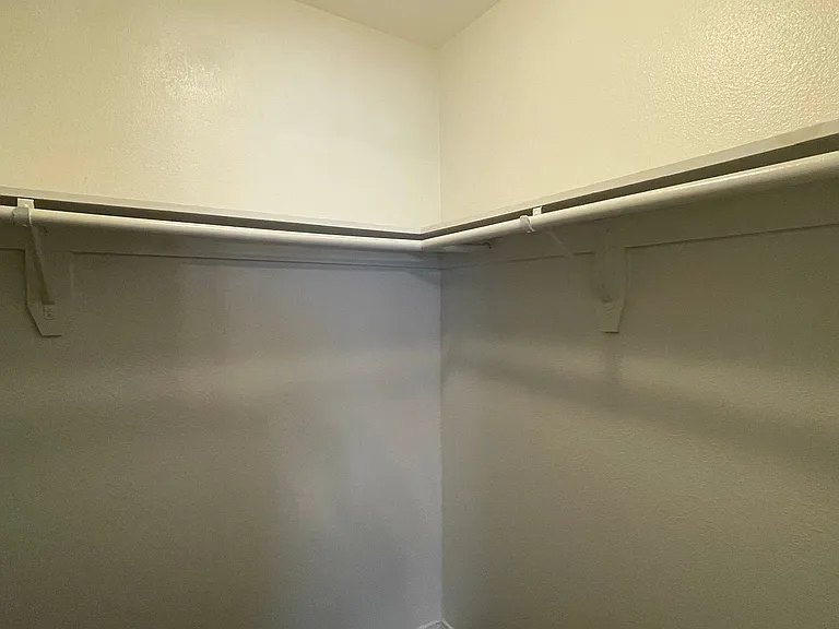 Park Plaza Apartments — Photo 90