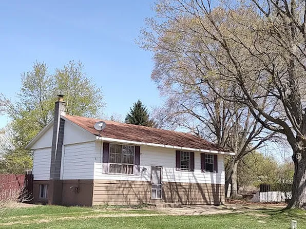 1691 Litchfield Pl, Dorr, MI 49323